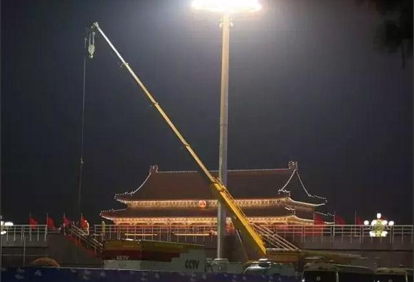 OD官方网站吊车夜间天安门施工