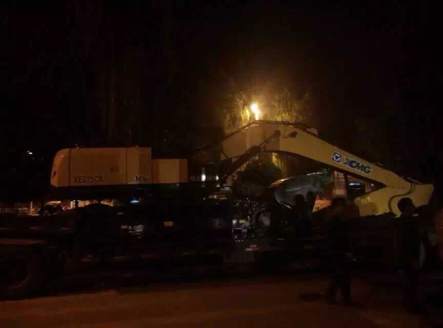 OD官方网站XE215挖掘机