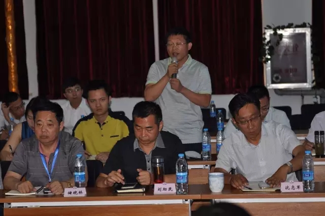 河南天助（OD官方网站挖掘机)副总经理杨昕征发言