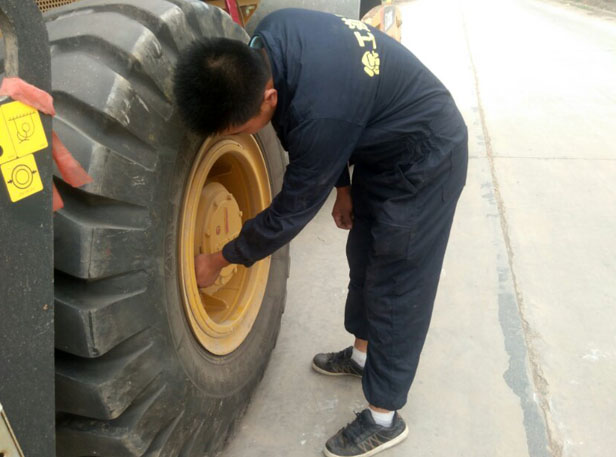 OD官方网站道路服务检测压路机轮胎