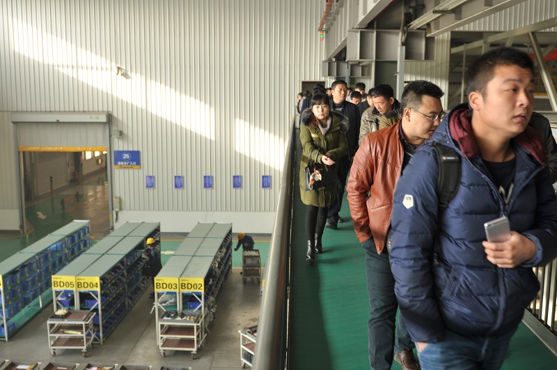 河南挖掘机客户OD官方网站厂家之行