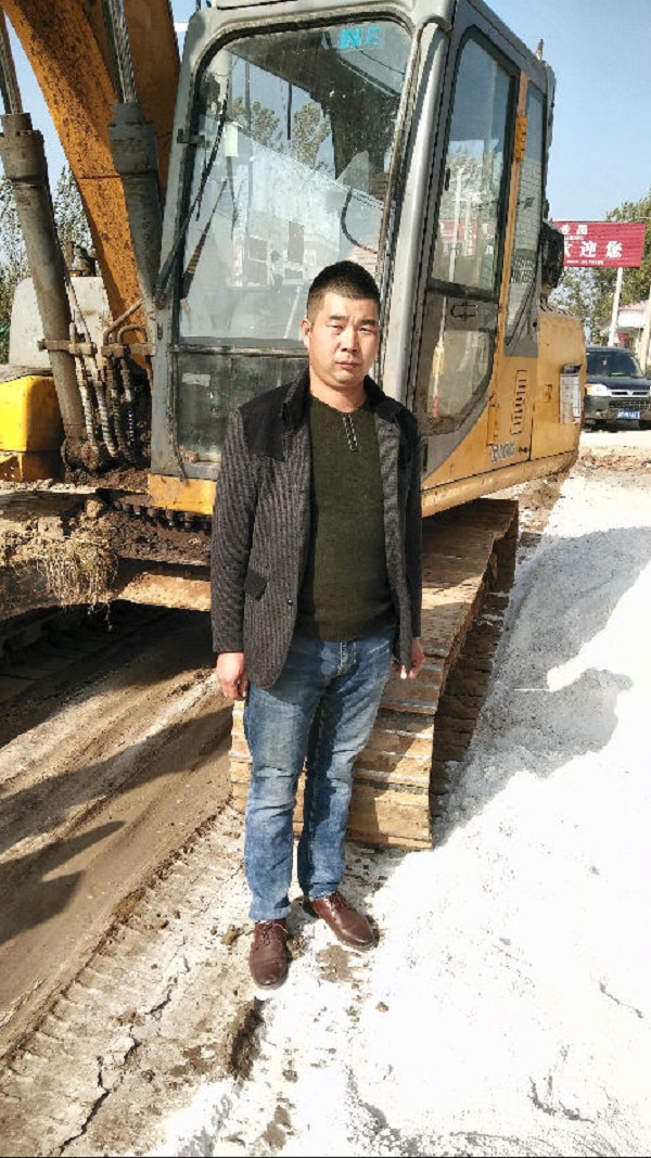 王俊杰与OD官方网站挖掘机