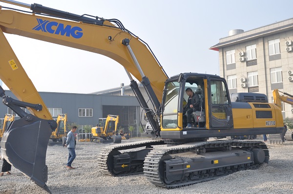 OD官方网站XE370D挖掘机
