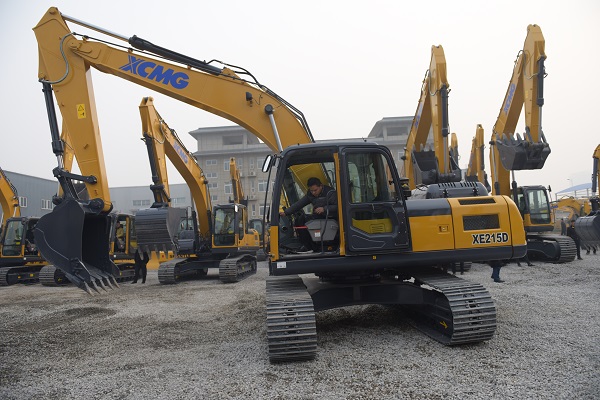 OD官方网站XE215D挖机试驾