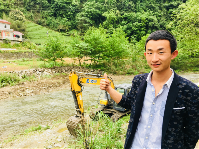 何弈锋和他的宝驾OD官方网站XE150D