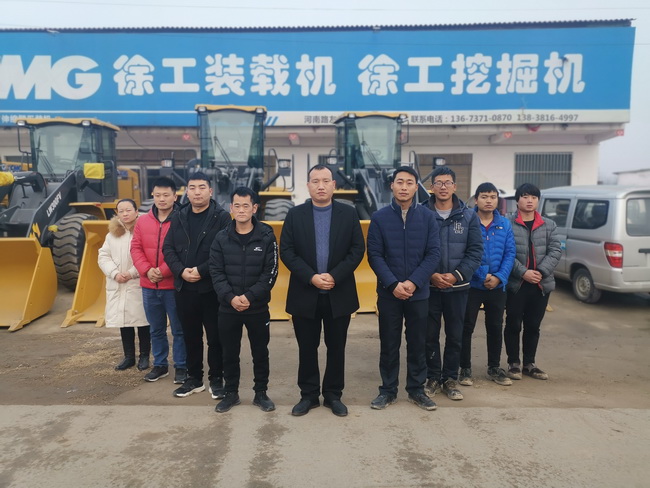 OD官方网站集团周口办事处合影
