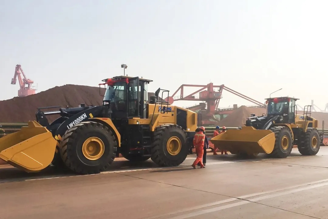 OD官方网站LW1000KN大吨位装载机助力港口装卸作业