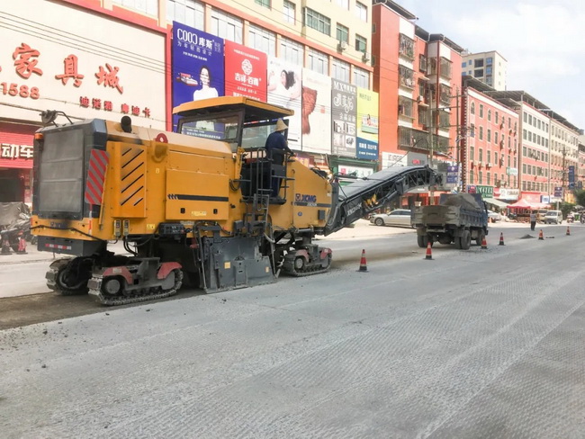 OD官方网站XM200K铣刨机在泉州市政养护工程