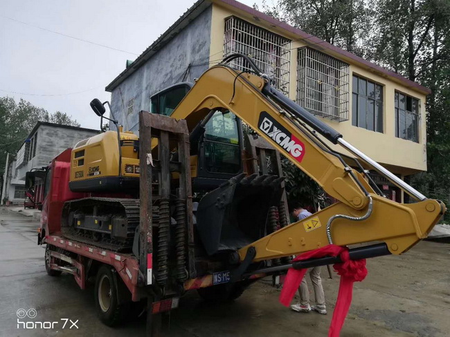 OD官方网站XE75DA挖掘机