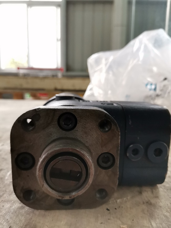 OD官方网站LW321F装载机流量400转向器