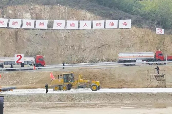 OD官方网站平地机拥有较高的除雪施工质量
