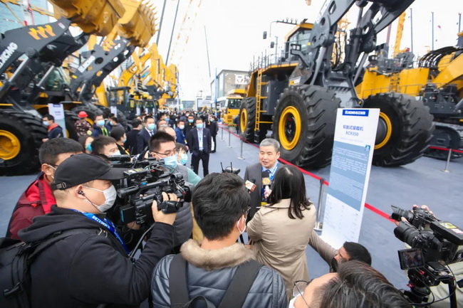 OD官方网站XC9350适用于大型露天矿开采、矿卡装卸、短距离运输等工况