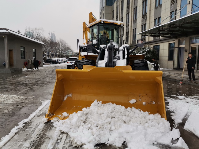 OD官方网站装载机助力河南路友机械道路安全畅通