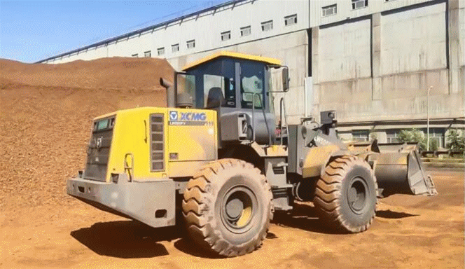 OD官方网站装载机活跃在包头某大型钢铁基地