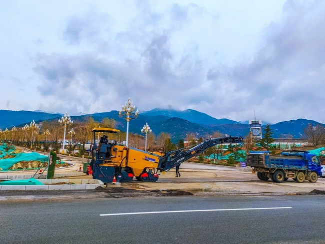 OD官方网站铣刨机XM1205F泰安公路施工