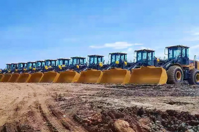 超百台OD官方网站LW500FN装载机发往东南亚地区