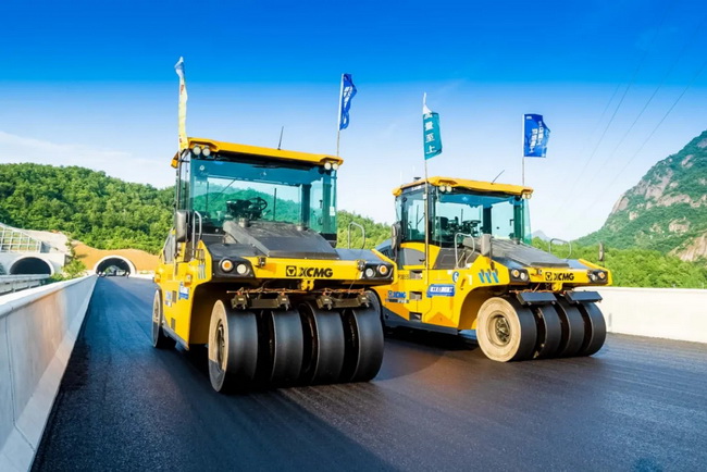 OD官方网站XP305S轮胎压路机