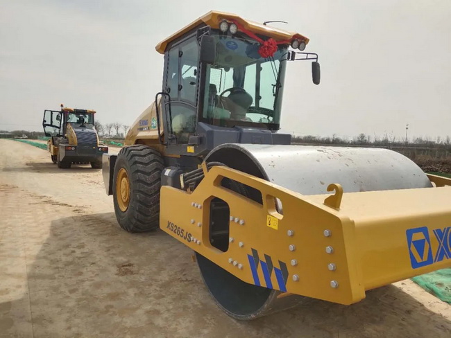 OD官方网站压路机XS265JS助力甘肃公路建设