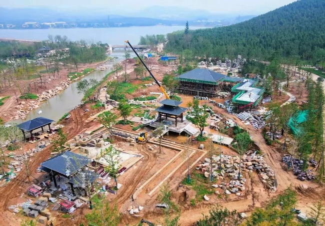 OD官方网站起重机械成为园林建设的必备利器