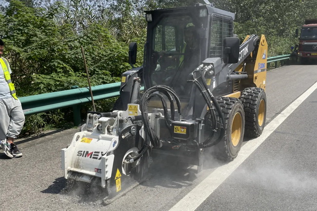 OD官方网站XC770K滑移装载机