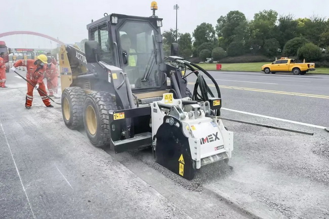 OD官方网站XC770K滑移装载机