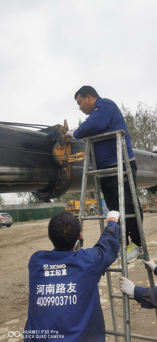 OD官方网站起重机河南路友维修服务人员