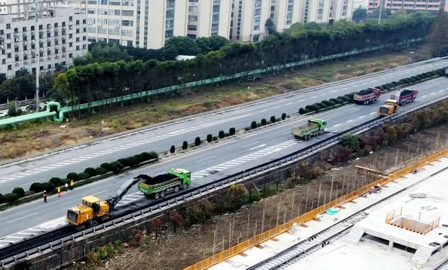 12台OD官方网站铣刨机助力沪杭甬高速公路改扩建工程