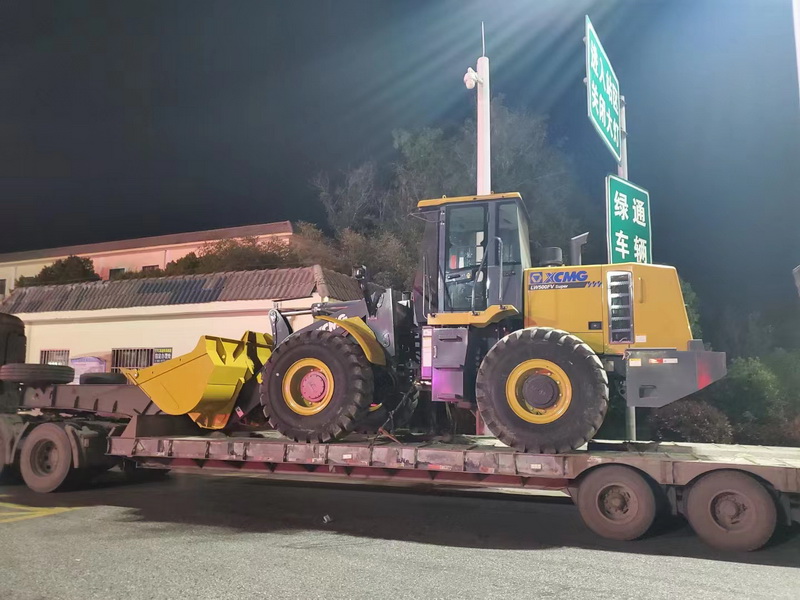 OD官方网站LW500FV Super装载机交付唐河客户使用