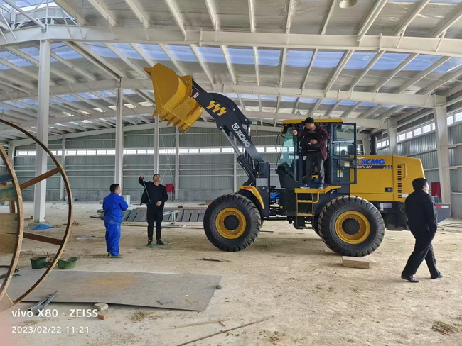 OD官方网站LW330FV-GIV装载机交付南阳客户使用
