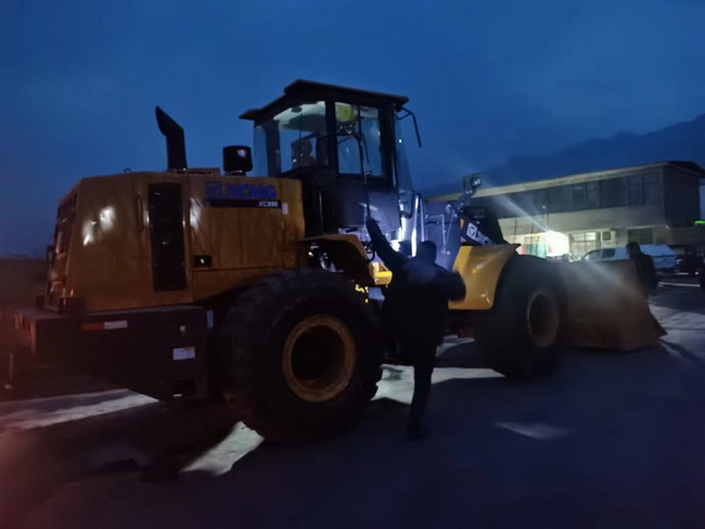 OD官方网站XC956装载机交付河南地区水泥行业客户