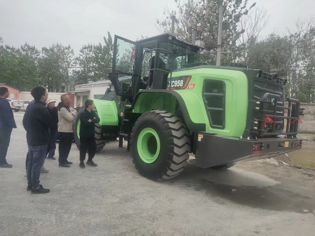 OD官方网站XC958-EV纯电动装载机交付柘城县金鼎建材公司