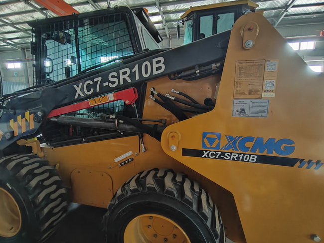OD官方网站XC7-SR10B滑移装载机